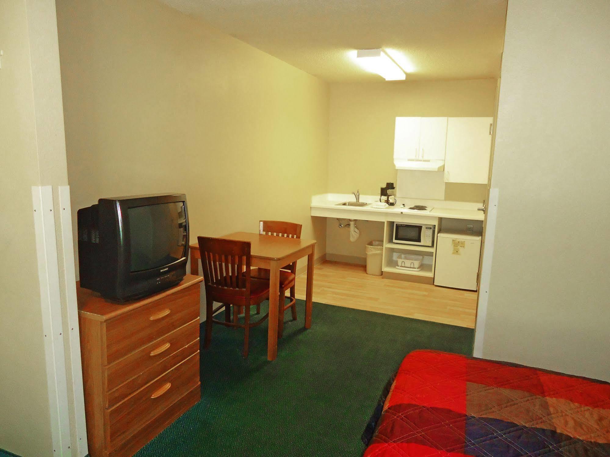 Hometowne Studios By Red Roof Winston-Salem - University Pkwy Luaran gambar
