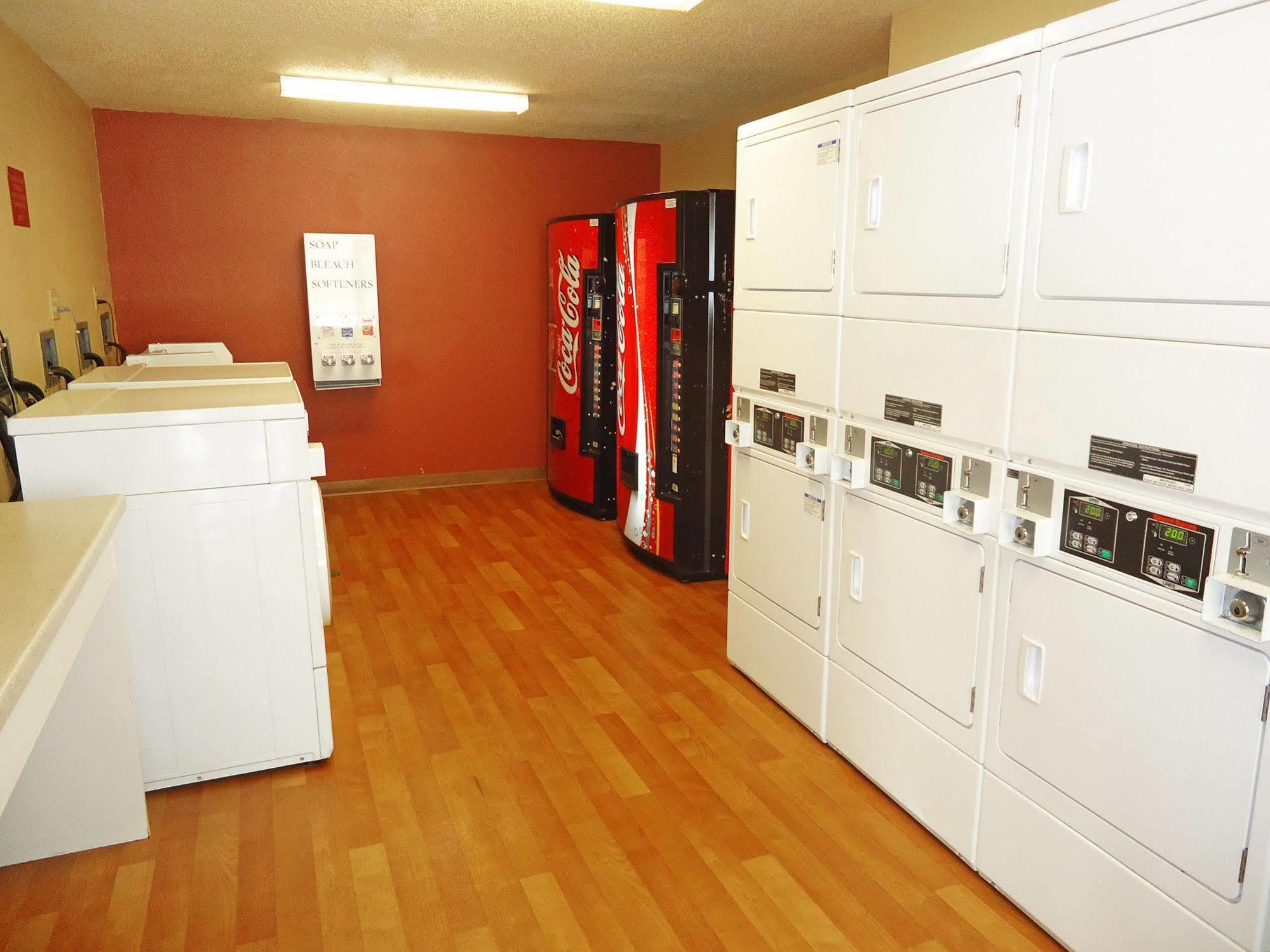 Hometowne Studios By Red Roof Winston-Salem - University Pkwy Luaran gambar